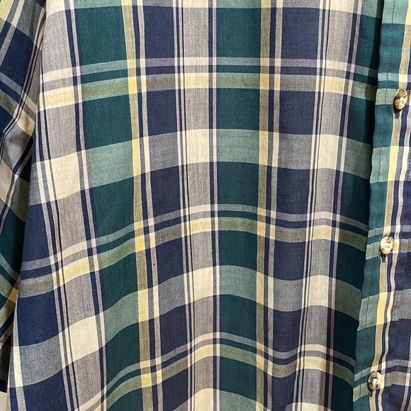 Darien Sport Shop || Men's Plaid Button Down Short Sleeve Shirt; Size XL - Picture 5 of 11